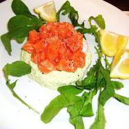 Рецепт Тартара из лосося со сливочным кремом и авокадо