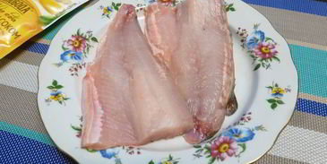 тартар из муксуна с брусничным соусом