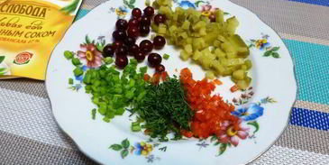 тартар из муксуна с брусничным соусом