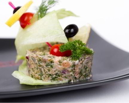 Тартар из сельди и авокадо