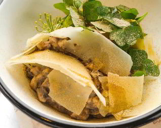 Тартар из шампиньонов с картофелем и кислицей