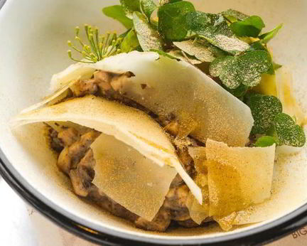 Тартар из шампиньонов с картофелем и кислицей