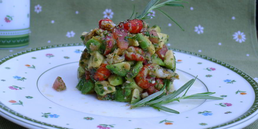 Рецепт тартара с раковыми шейками и авокадо