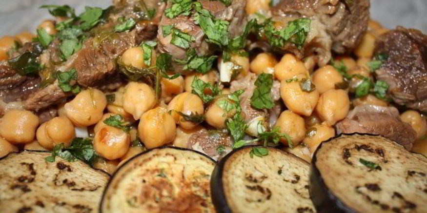 Рецепт ароматной говядины с нутом и ткемали