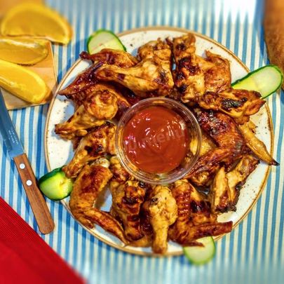 Куриные крылышки с медом солодом и Ткемали