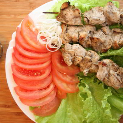 Куриные шашлычки, маринованные в Ткемали