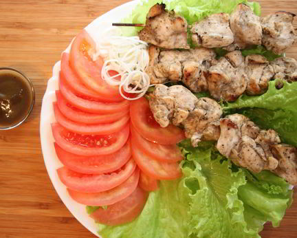 Куриные шашлычки, маринованные в Ткемали