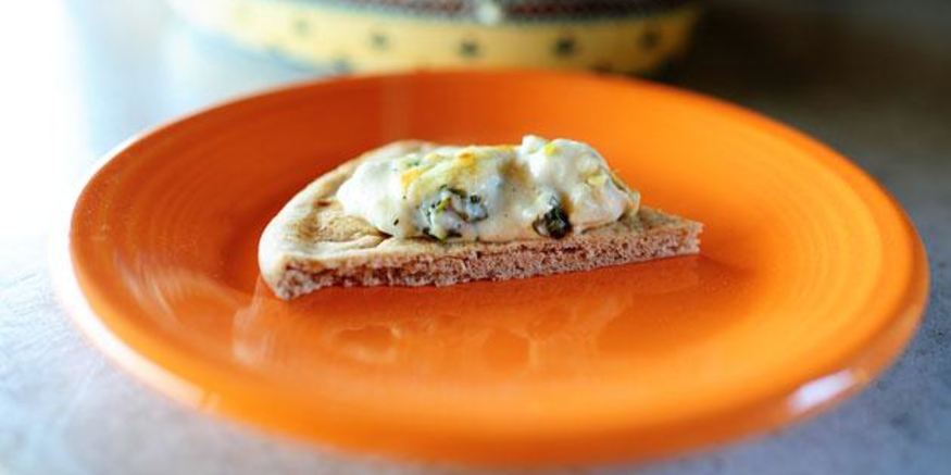 Рецепт сырного соуса с артишоками и шпинатом