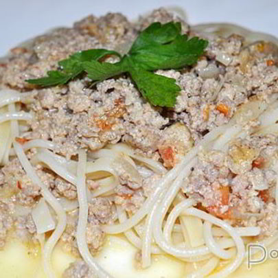 Сырный соус с фаршем к пасте