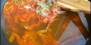 томатный соус с белым вином