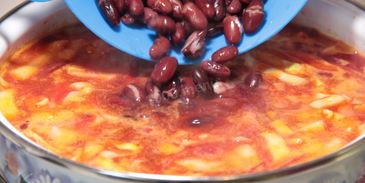 борщ с фасолью и курицей