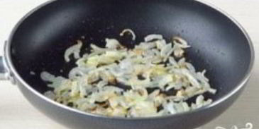 борщ с кислой капустой и свеклой