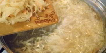 борщ с кислой капустой