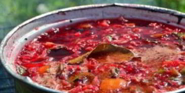 борщ в казане на костре