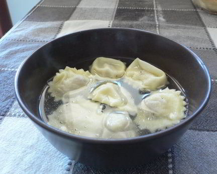 Анолини в бульоне по-пьячентски