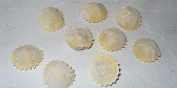 анолини в бульоне по-пьячентски