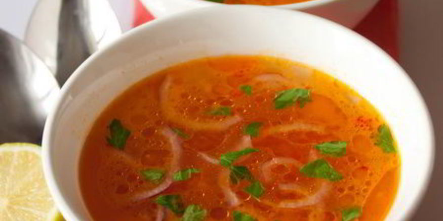 Рецепт бульона из индейки с помидорами и острым перцем
