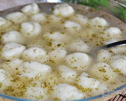 Бульон с клецками