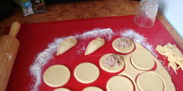 бульон с пирожочками