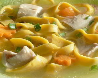 Домашняя лапша из тыквы на курином бульоне