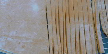 домашняя лапша из тыквы на курином бульоне