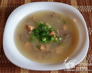 Китайский бульон с рисовой лапшой