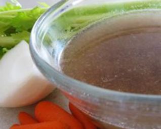 Крепкий говяжий бульон