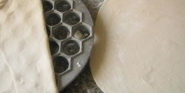 крэплах — домашние пельмени в бульоне