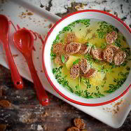 Рецепт Куриного бульона на имбире с гренками