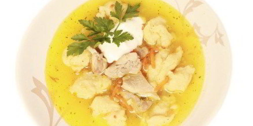 Рецепт куриного бульона с манными клецками