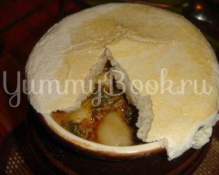 Пельмени в горшочках с печенью и бульоном