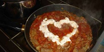 пельмени в горшочках с печенью и бульоном