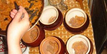 пельмени в горшочках с печенью и бульоном