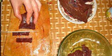 пельмени в горшочках с печенью и бульоном