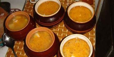 пельмени в горшочках с печенью и бульоном