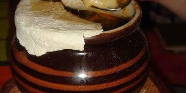 пельмени в горшочках с печенью и бульоном