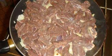 пельмени в горшочках с печенью и бульоном