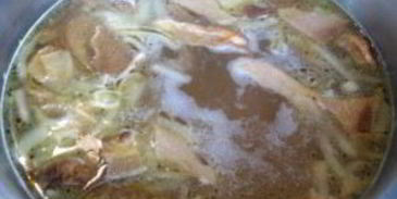 суп из белых грибов на курином бульоне