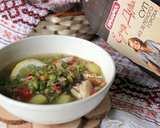 Суп из зеленого горошка на курином бульоне