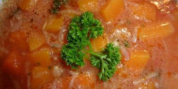 суп на курином бульоне с мускатной тыквой и луком