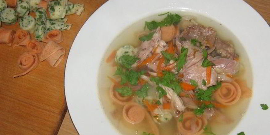 Рецепт супа панадель — бульона с блинчиками