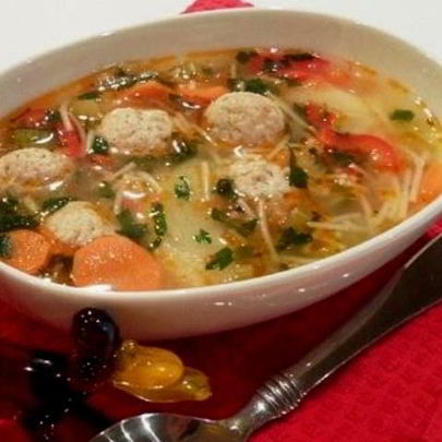 Суп с фрикадельками на курином бульоне