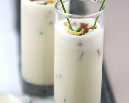 Белый гаспачо с миндалем