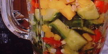 гаспачо из паприки с пикантно замаринованной креветкой