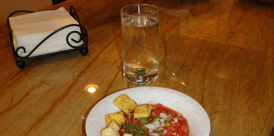 Рецепт гаспачо с чесночными гренками