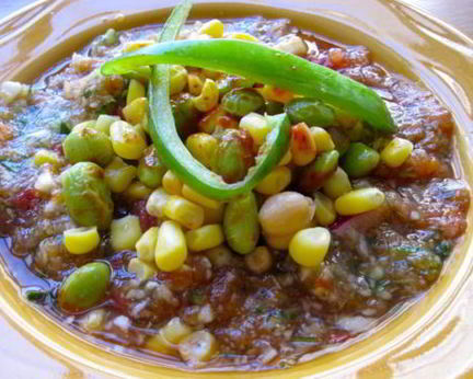 Гаспачо с кукурузой и соевыми бобами