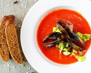 Гаспачо с мидиями