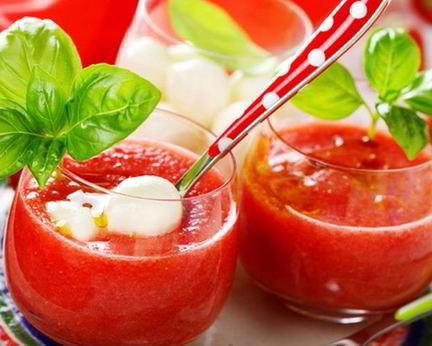 Гаспачо с моцареллой