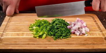 свекольный гаспачо с козьим сыром