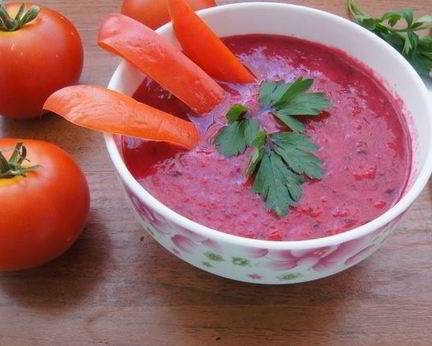 Свекольный гаспачо с петрушкой